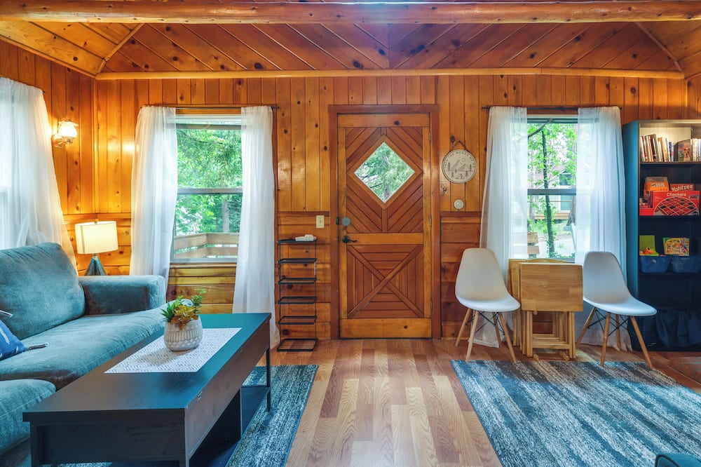 Fire Pit, Deck & Grill: Cozy Twain Harte Cabin! - Sherwood Forest, CA