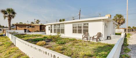 House (3 Bedrooms) | Front of property