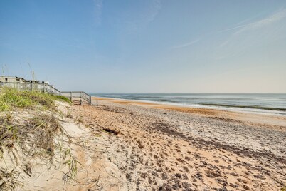 Ormond Beach Home: Walk to Community Beach!