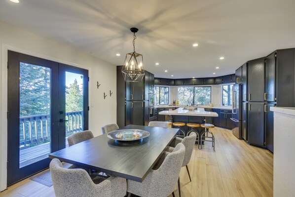 House (4 Bedrooms) | Interior