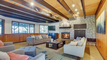 House (4 Bedrooms) | Interior