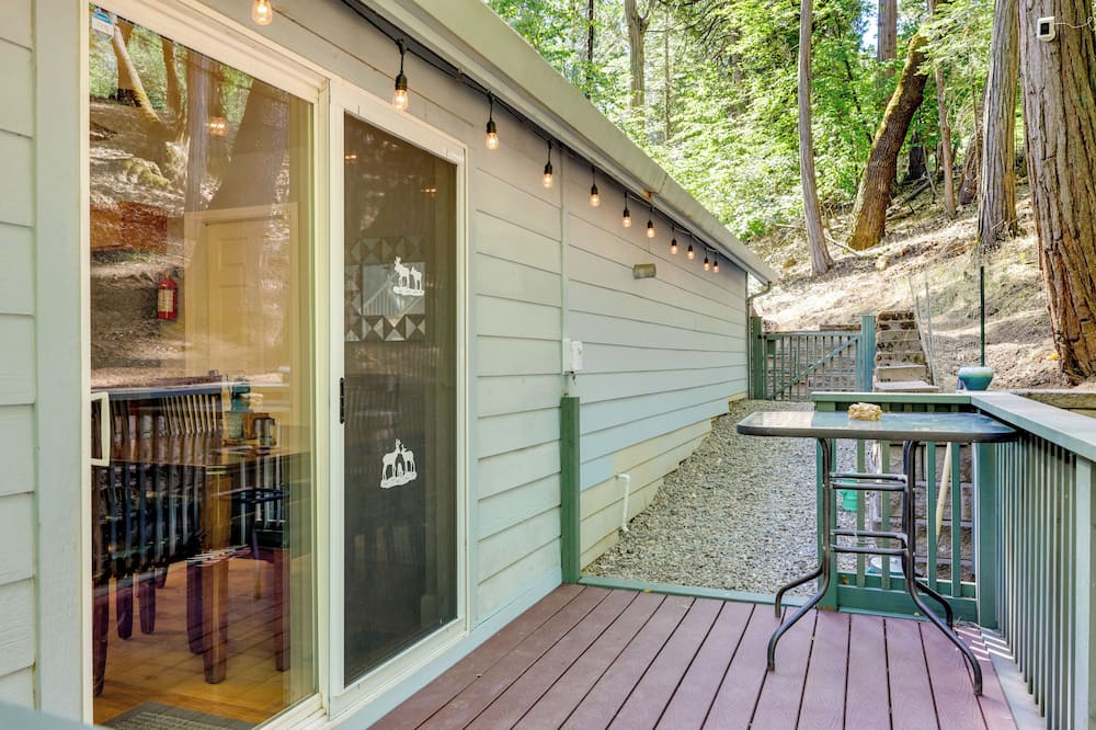 Near Dtwn: Twain Harte Home w/ Furnished Deck! - Jamestown, CA