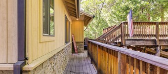 Cozy Mi-wuk Village Cabin w/ Deck!