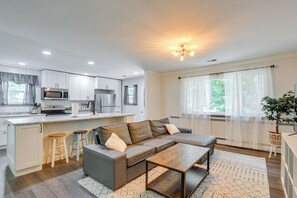 House (3 Bedrooms) | Interior - Pasadena Hideaway w/ Game Room & Fire Pit! (Pasadena)