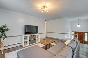 House (3 Bedrooms) | Interior - Pasadena Hideaway w/ Game Room & Fire Pit! (Pasadena)