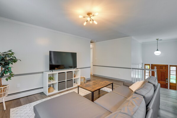 House (3 Bedrooms) | Interior - Pasadena Hideaway w/ Game Room & Fire Pit! (Pasadena)