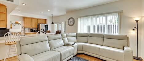 House (5 Bedrooms) | Interior