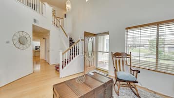 House (5 Bedrooms) | Interior