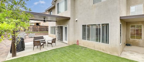 House (5 Bedrooms) | Interior