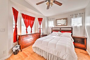 House (3 Bedrooms) | Interior - Mtn-view Home < 1 Mi to Lake Elsinore! (Lake Elsinore)