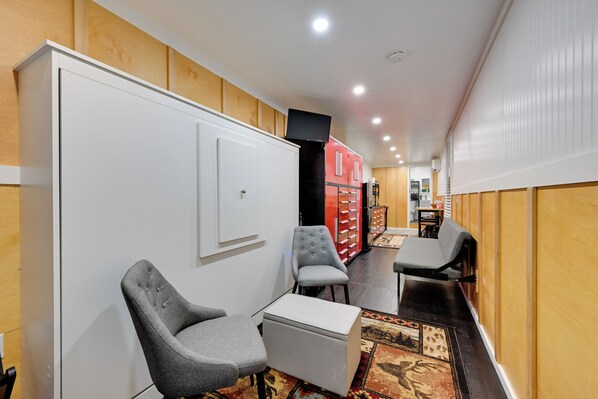 Apartment (0 Bedroom) | Interior