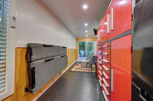 Carbonado Studio w/ Deck & Blackstone Griddle!