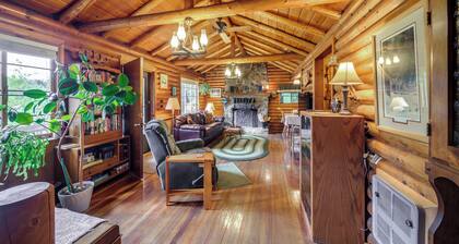 Waterfront Newport Vacation Rental on Sacheen Lake
