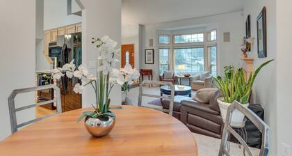 Pet & Family Friendly Bonney Lake Home: Game Room