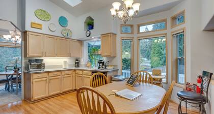 Pet & Family Friendly Bonney Lake Home: Game Room