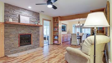 House (4 Bedrooms) | Interior