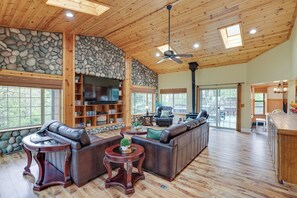 House (4 Bedrooms) | Front of property