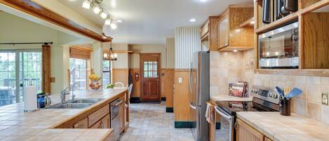 House (4 Bedrooms) | Interior