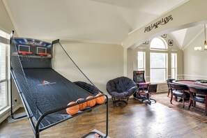 المنشأة من الداخل