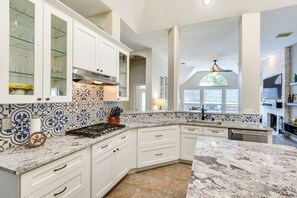 House (4 Bedrooms) | Interior - Spacious Flower Mound Home in Central Location! (Flower Mound)