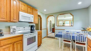 House (2 Bedrooms) | Interior