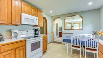 House (2 Bedrooms) | Interior