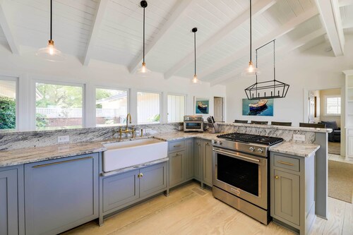 Waterfront Pine Knoll Shores Home on Bogue Sound!