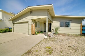 Interior - Waterfront Lakeport Rental Home w/ Private Dock! (Lakeport)