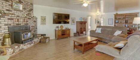 House (3 Bedrooms) | Interior