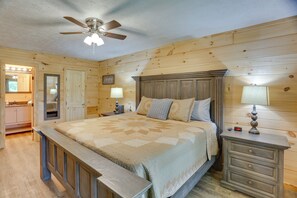 Interior - Mtn-view Gem: Flat Rock Retreat w/ Deck & Grill! (Flat Rock)