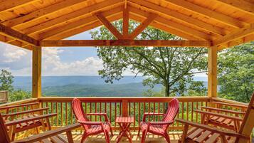 Rumah (3 Bedrooms) | Bagian depan properti