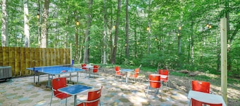 Roomy Columbia Retreat ~ 17 Mi to Dtwn Baltimore