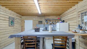 Apartment (0 Bedroom) | Interior