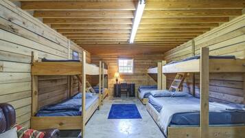 Apartment (0 Bedroom) | Interior