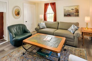 Apartment (3 Bedrooms) | Interior - Warren Vacation Rental, Walk to Warren Town Beach (Warren)