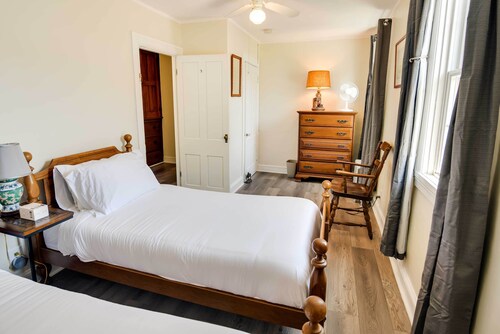 Warren Vacation Rental, Walk to Warren Town Beach