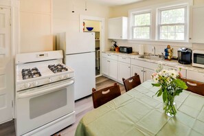 Apartment (3 Bedrooms) | Interior - Warren Vacation Rental, Walk to Warren Town Beach (Warren)