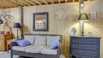 Apartment (0 Bedroom) | Interior