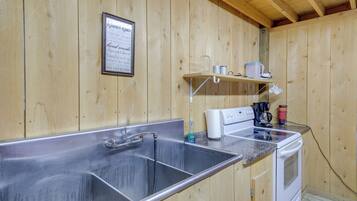 Apartment (0 Bedroom) | Interior