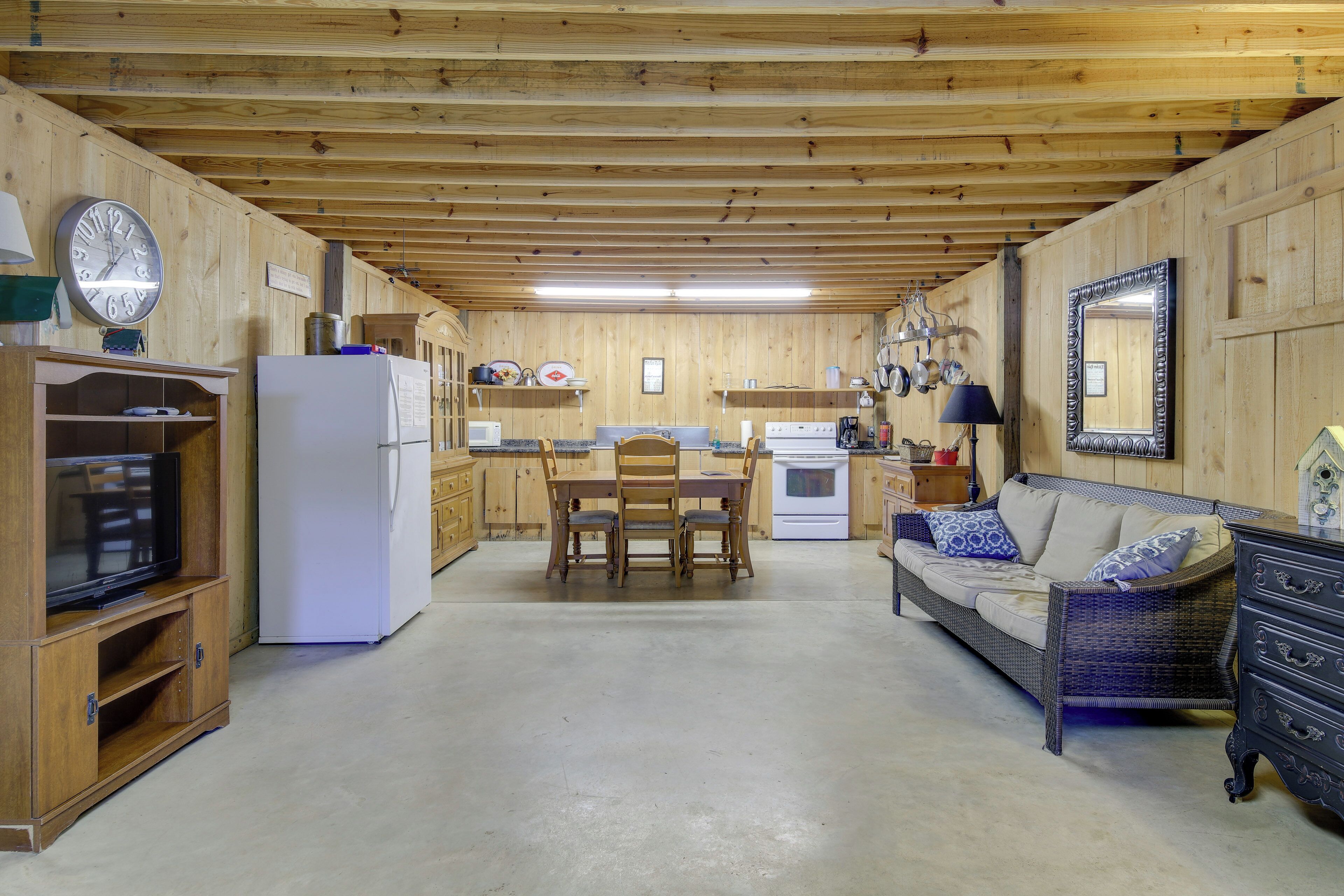 Apartment (0 Bedroom) | Interior