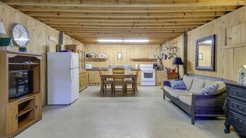 Apartment (0 Bedroom) | Interior