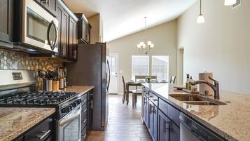 Rumah (4 Bedrooms) | Interior