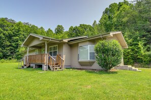 House (3 Bedrooms) | Interior - Huntsville Vacation Rental w/ Fire Pit (Huntsville)
