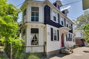 Apartment (2 Bedrooms) | Interior - Historic Warren Vacation Rental: Walk to Beaches! (Warren)