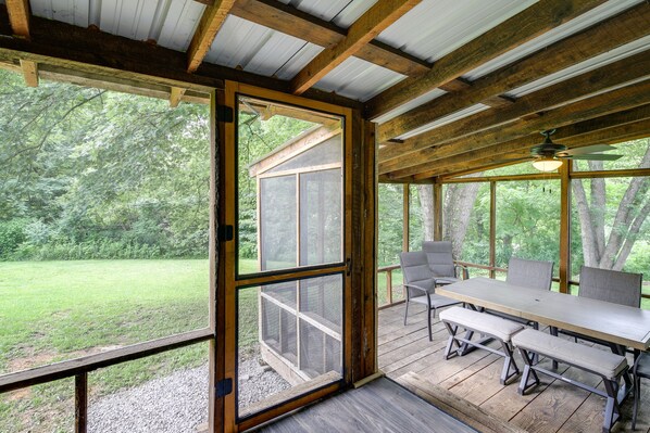 Outdoor dining