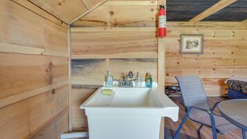 Apartment (0 Bedroom) | Interior