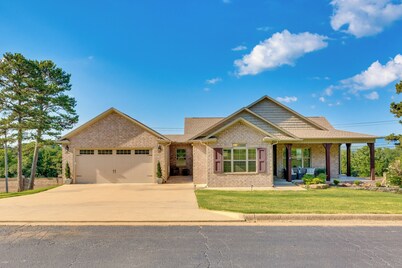 Russellville Home Near Hiking + Lake Access!