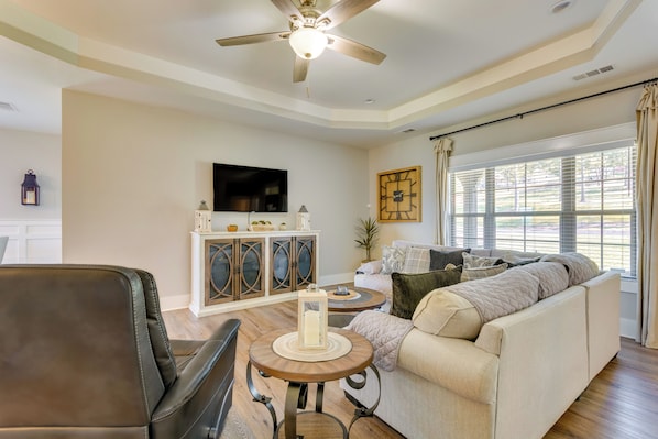 House (3 Bedrooms) | Interior