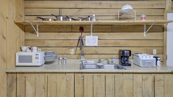 Apartment (0 Bedroom) | Interior