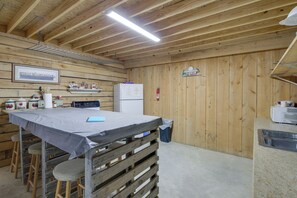 Apartment (0 Bedroom) | Interior